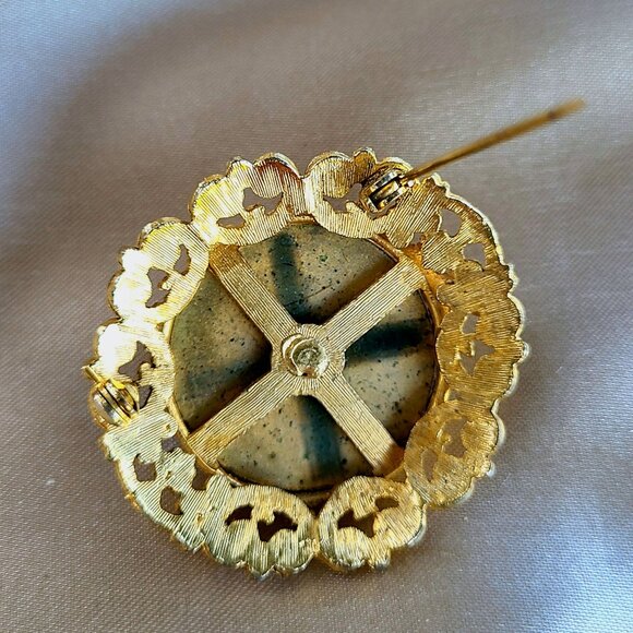 A Unique Trio of Vintage Brooches-$45.00 - Picture 5 of 7